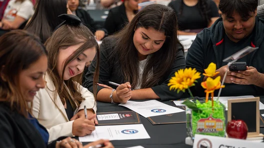 20250424-TeacherSigningDay-51